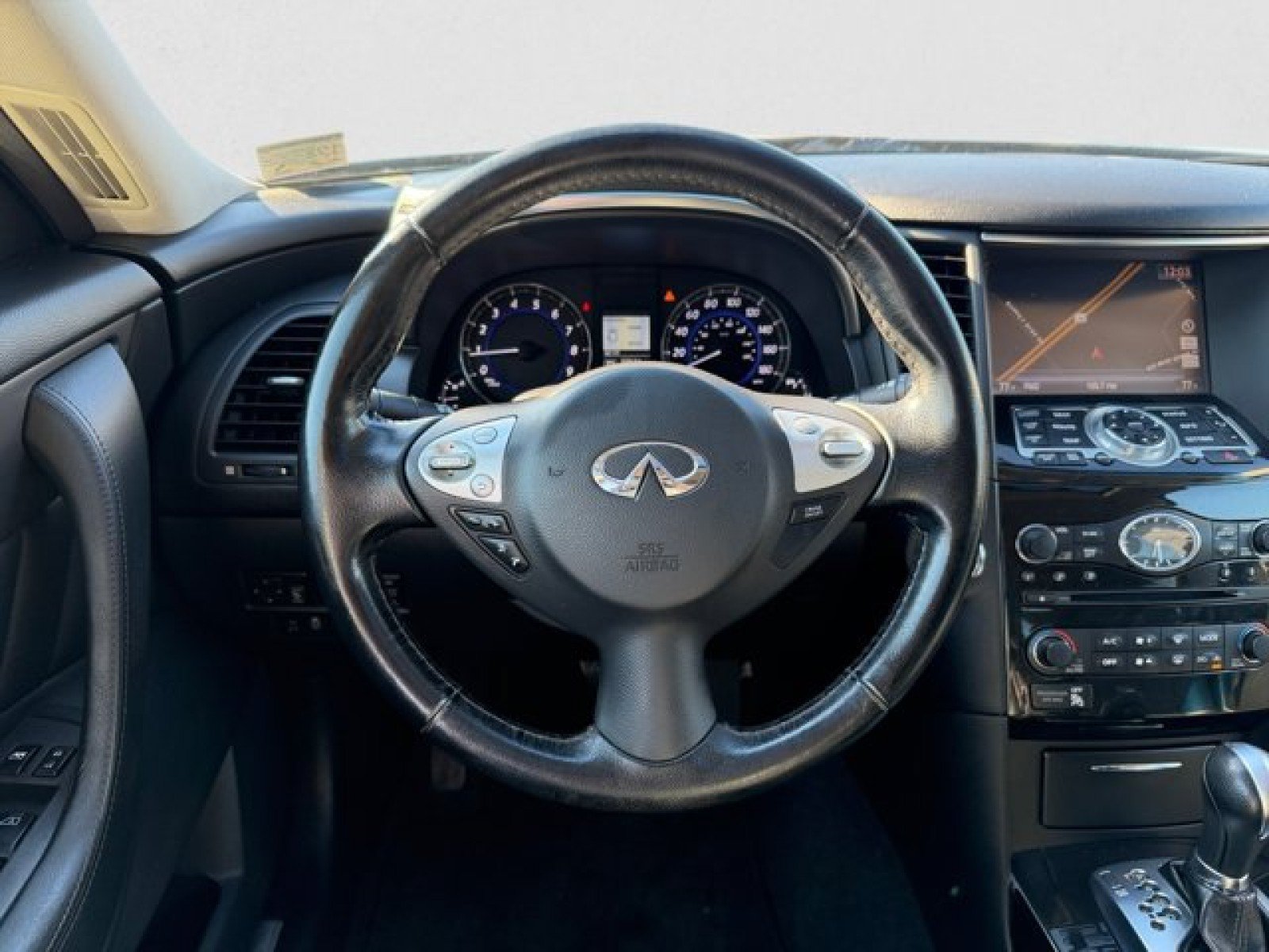 Used 2017 INFINITI QX70 AWD w/ Premium Package image 15