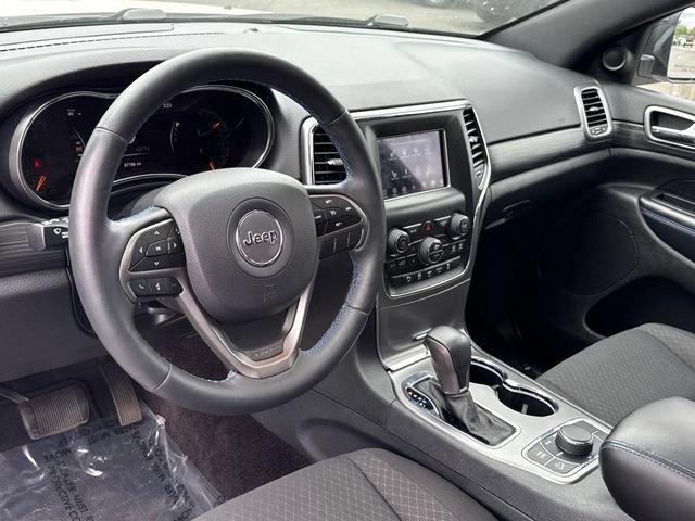 Used 2019 Jeep Grand Cherokee Laredo AWD/4WD image 16