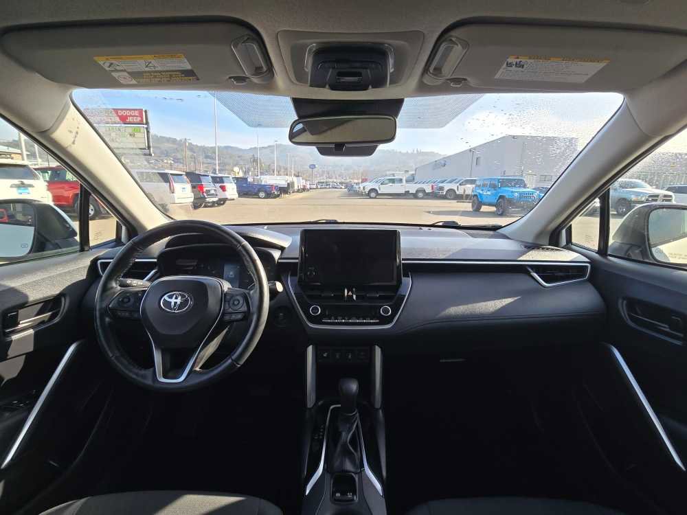 Used 2024 Toyota Corolla Cross LE image 15