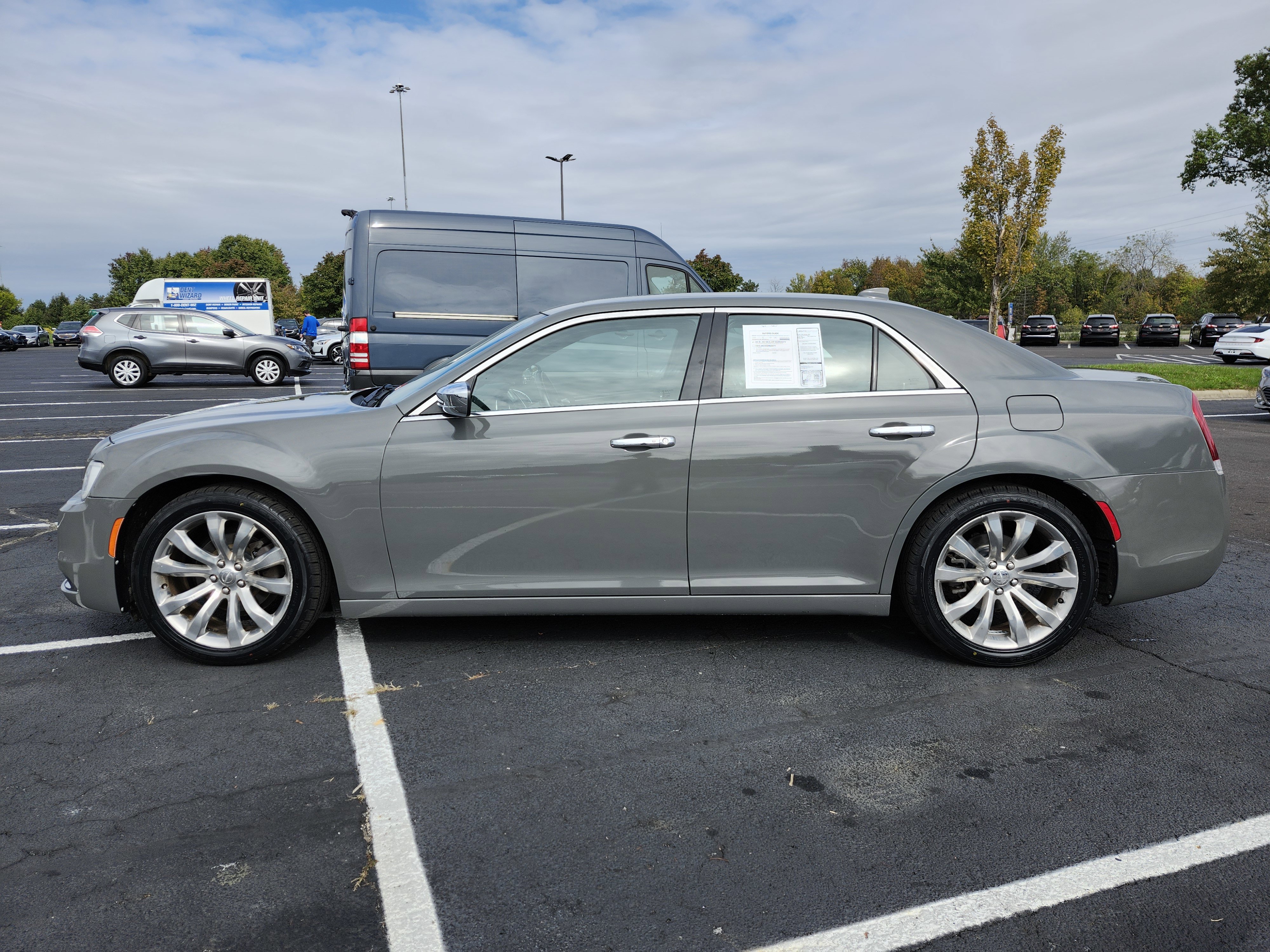 Used 2018 Chrysler 300 Limited image 7