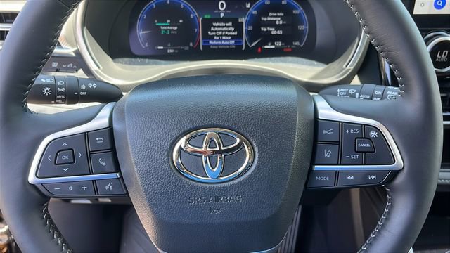 Certified 2026 Toyota Highlander Platinum AWD/4WD image 11