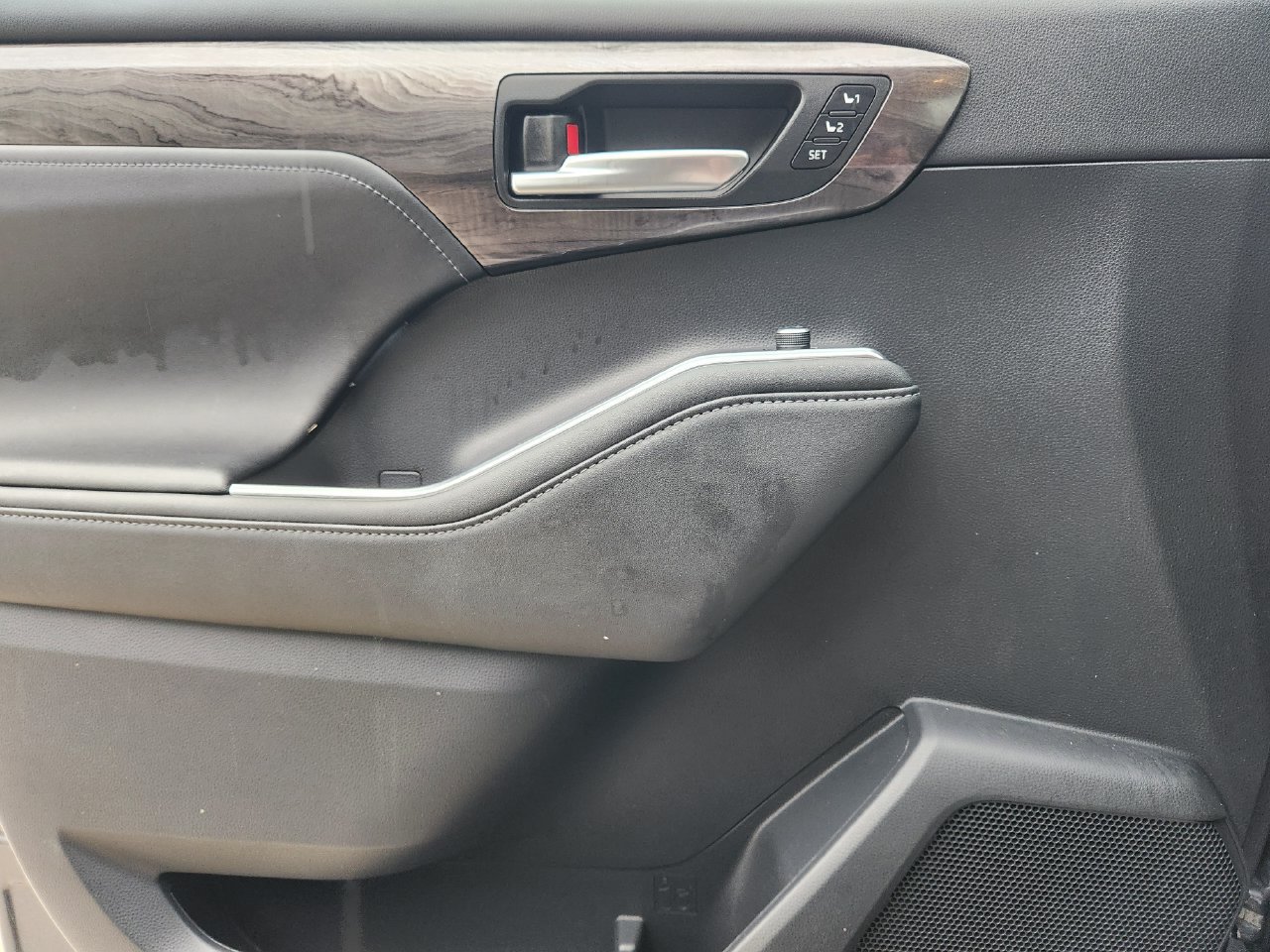 Used 2023 Toyota Highlander Limited AWD/4WD image 22