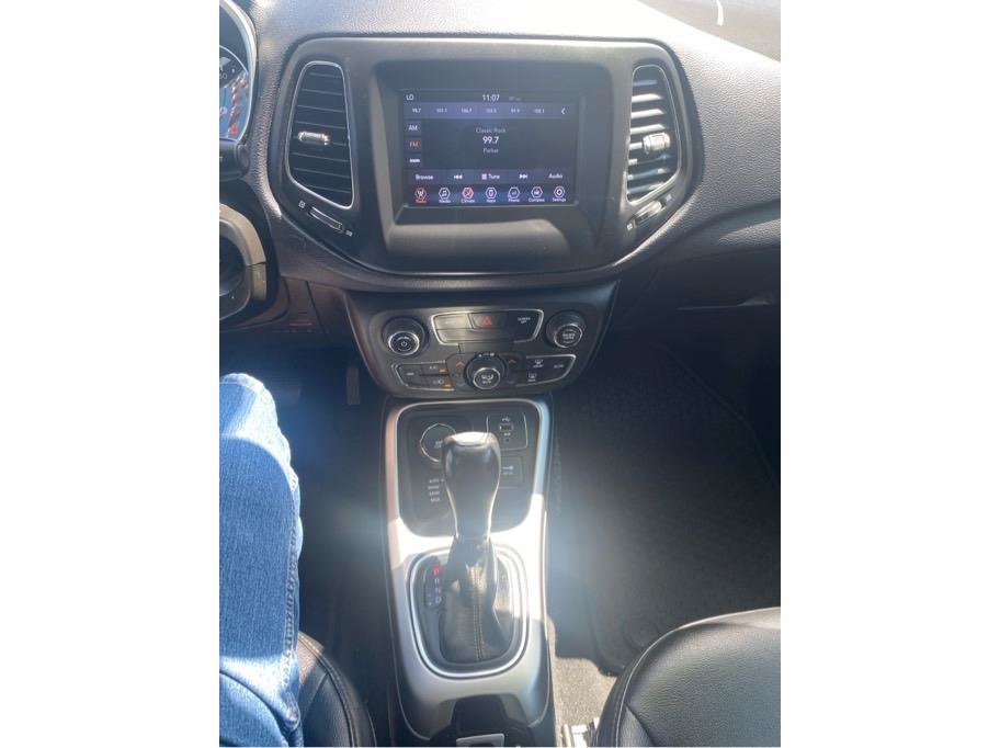 Used 2017 Jeep Compass Latitude w/ Popular Equipment Group AWD/4WD image 16