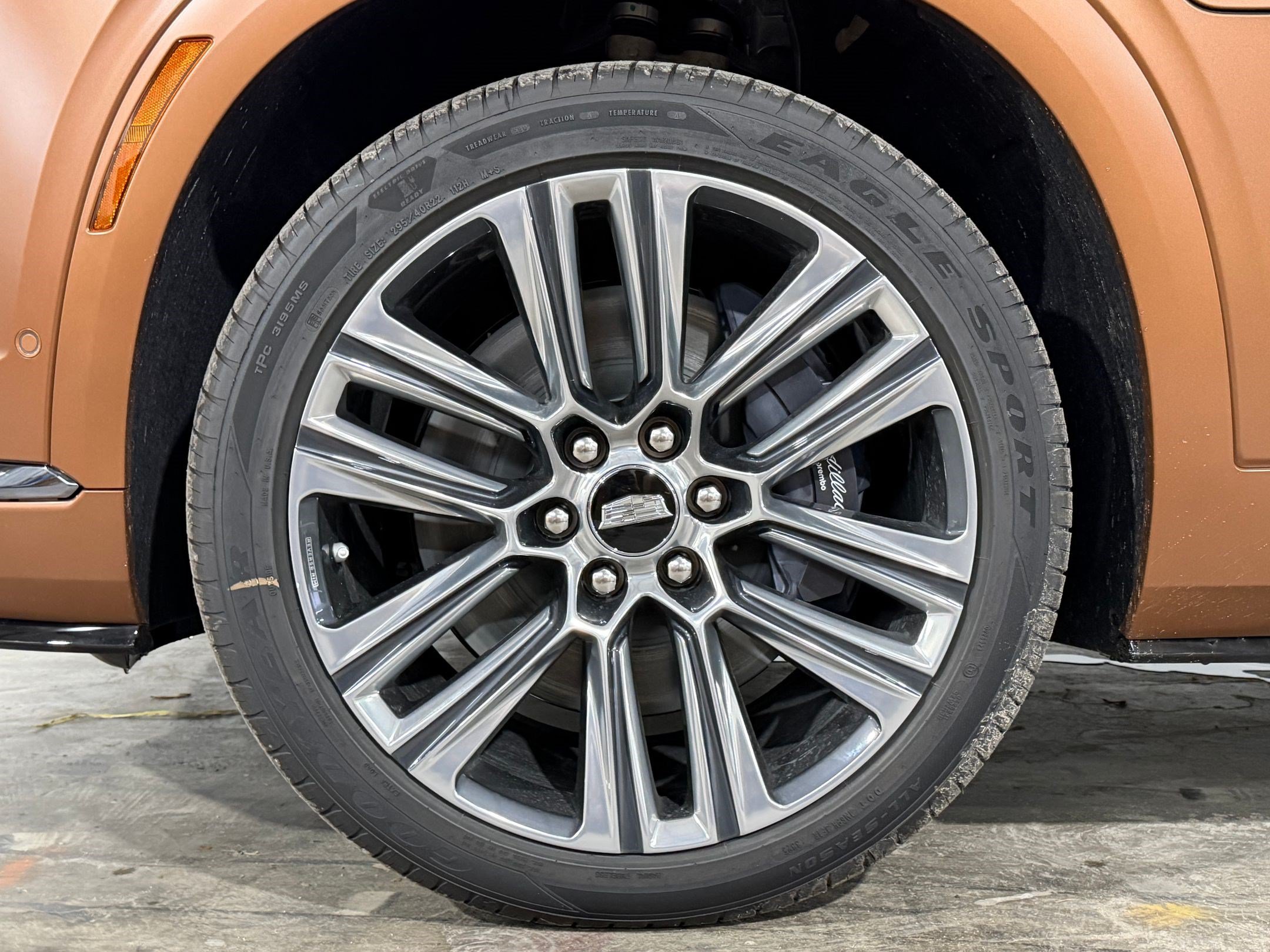 New 2027 Cadillac Vistiq Platinum AWD/4WD image 11