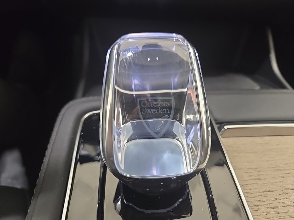 New 2026 Volvo XC90 B6 Plus w/ Protection Package Premier AWD/4WD image 14