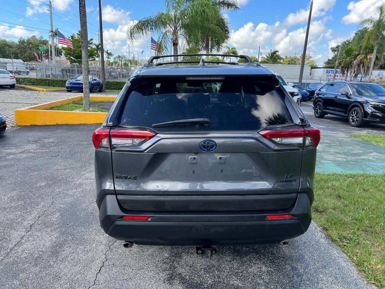 Used 2023 Toyota RAV4 LE AWD/4WD image 6