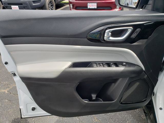 Used 2024 Jeep Compass Limited w/ Elite Group image 11