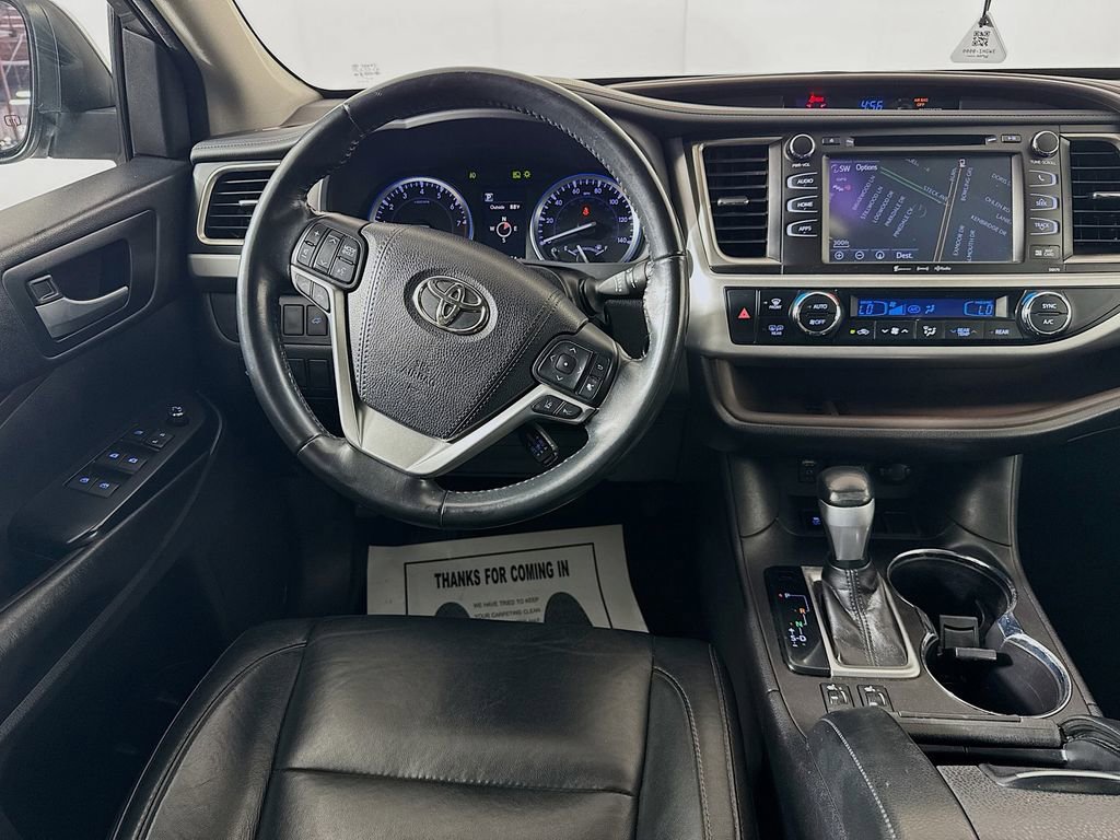 Used 2018 Toyota Highlander XLE FWD image 28