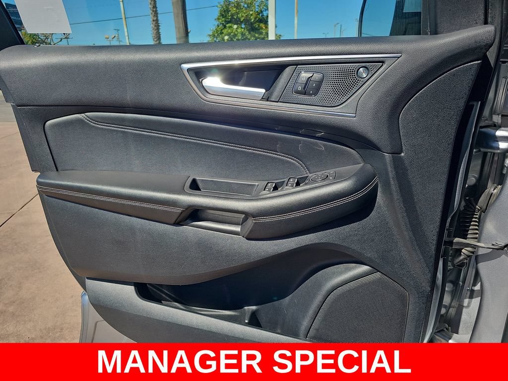 Used 2022 Ford Edge Titanium w/ Equipment Group 301A AWD/4WD image 28