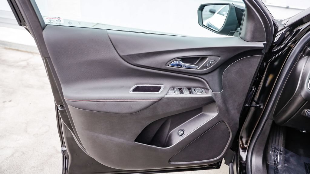 Used 2022 Chevrolet Equinox RS FWD image 24