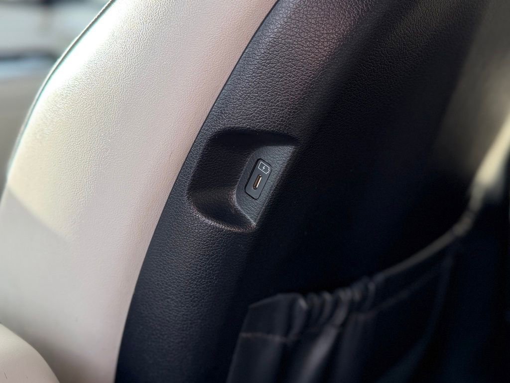 Used 2023 Hyundai Palisade Calligraphy image 15