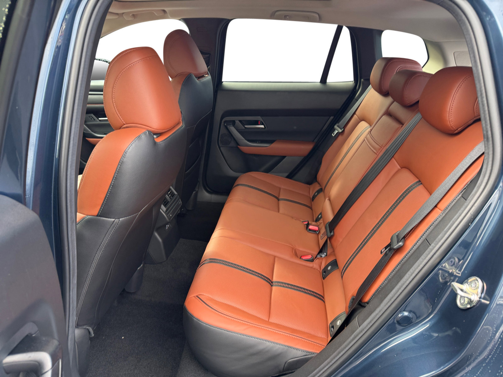 Used 2025 MAZDA CX-50 AWD 2.5 Turbo w/ Premium Pkg image 16