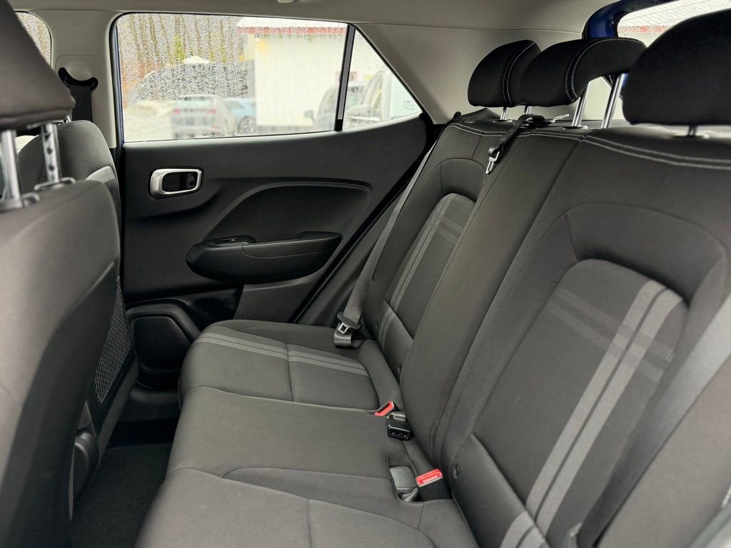 Used 2023 Hyundai Venue SEL w/ Cargo Package image 6