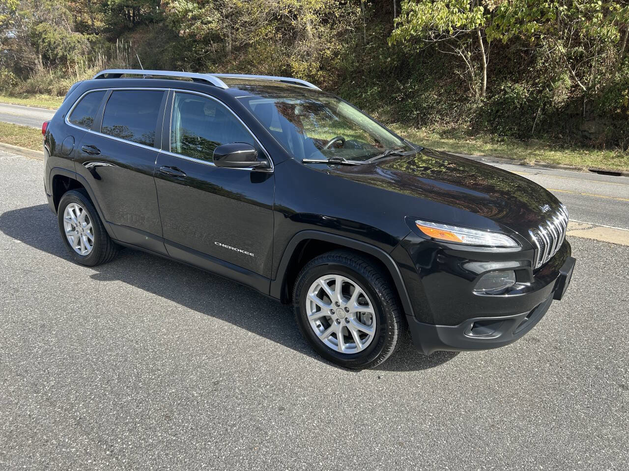 Used 2016 Jeep Cherokee Latitude image 10