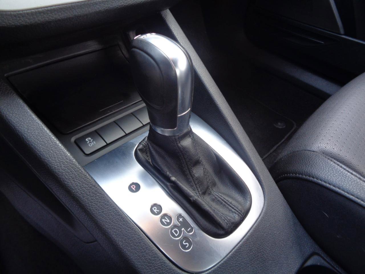 Used 2016 Volkswagen Eos Komfort FWD image 30