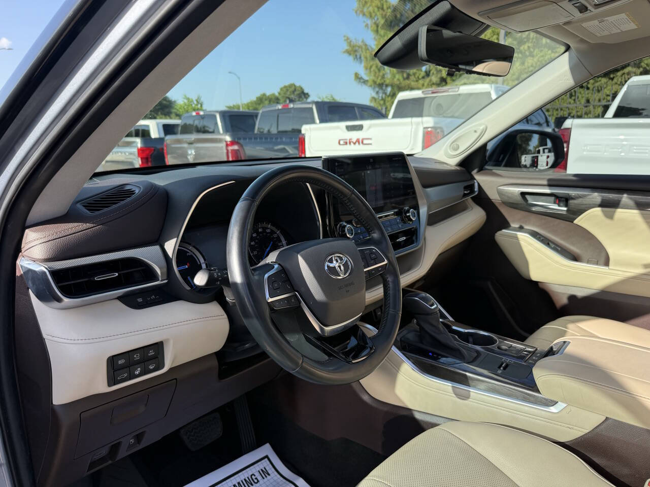 Used 2021 Toyota Highlander Platinum AWD/4WD image 6