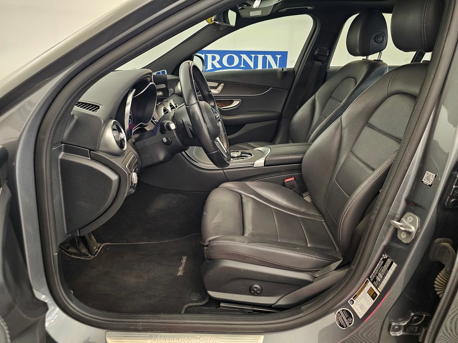 Used 2019 Mercedes-Benz C 300 4MATIC Sedan image 4