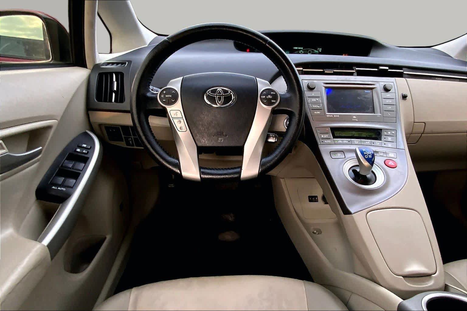 Used 2015 Toyota Prius Four FWD image 6
