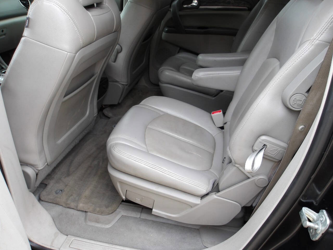 Used 2013 Buick Enclave Convenience image 22