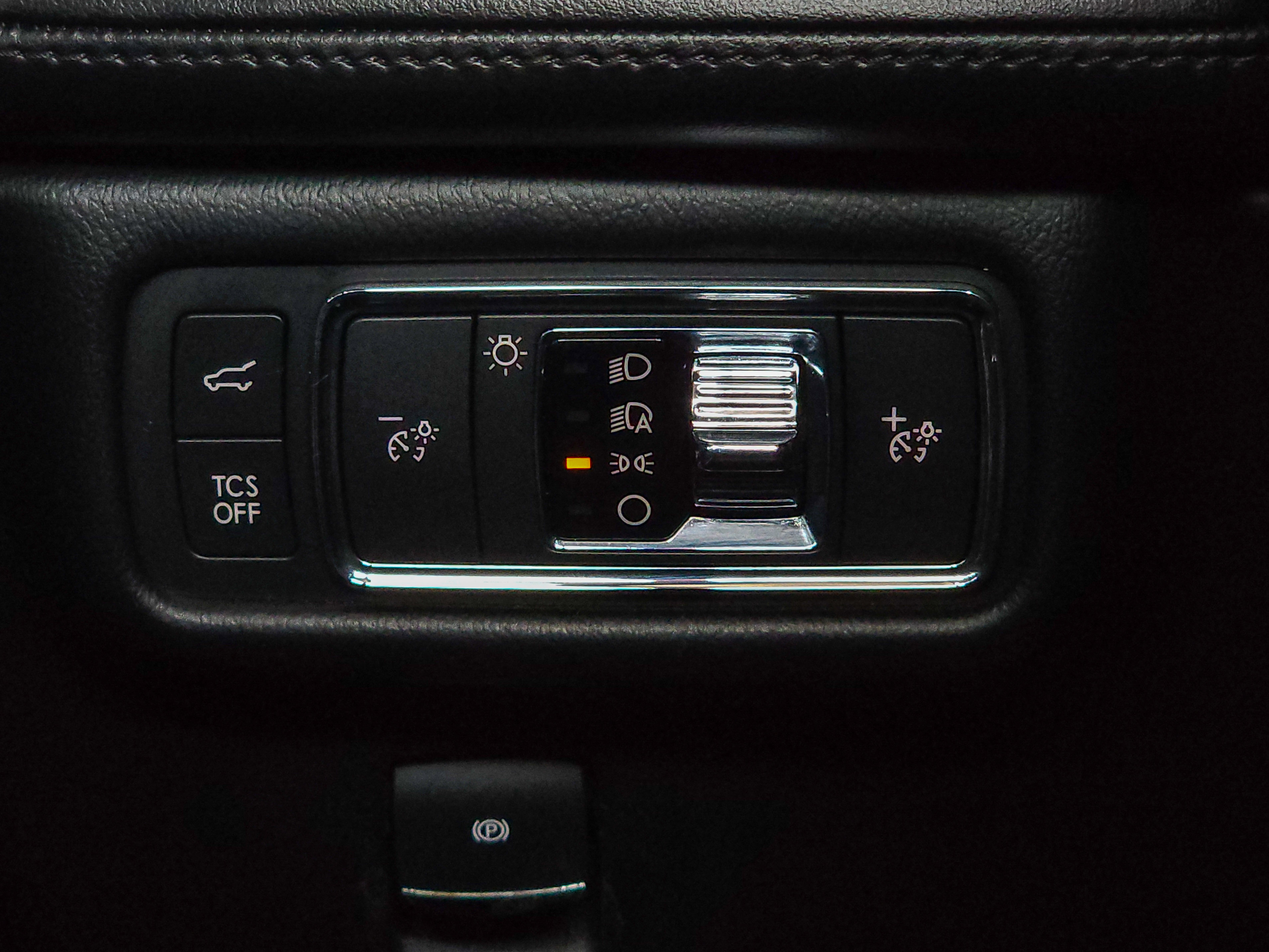 Used 2022 Lincoln Nautilus FWD image 20