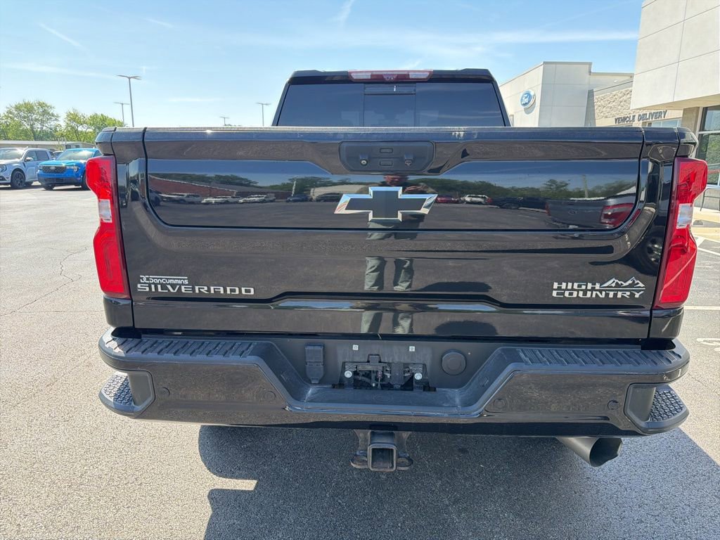 Used 2022 Chevrolet Silverado 2500 High Country w/ Z71 Off-Road Package AWD/4WD image 3