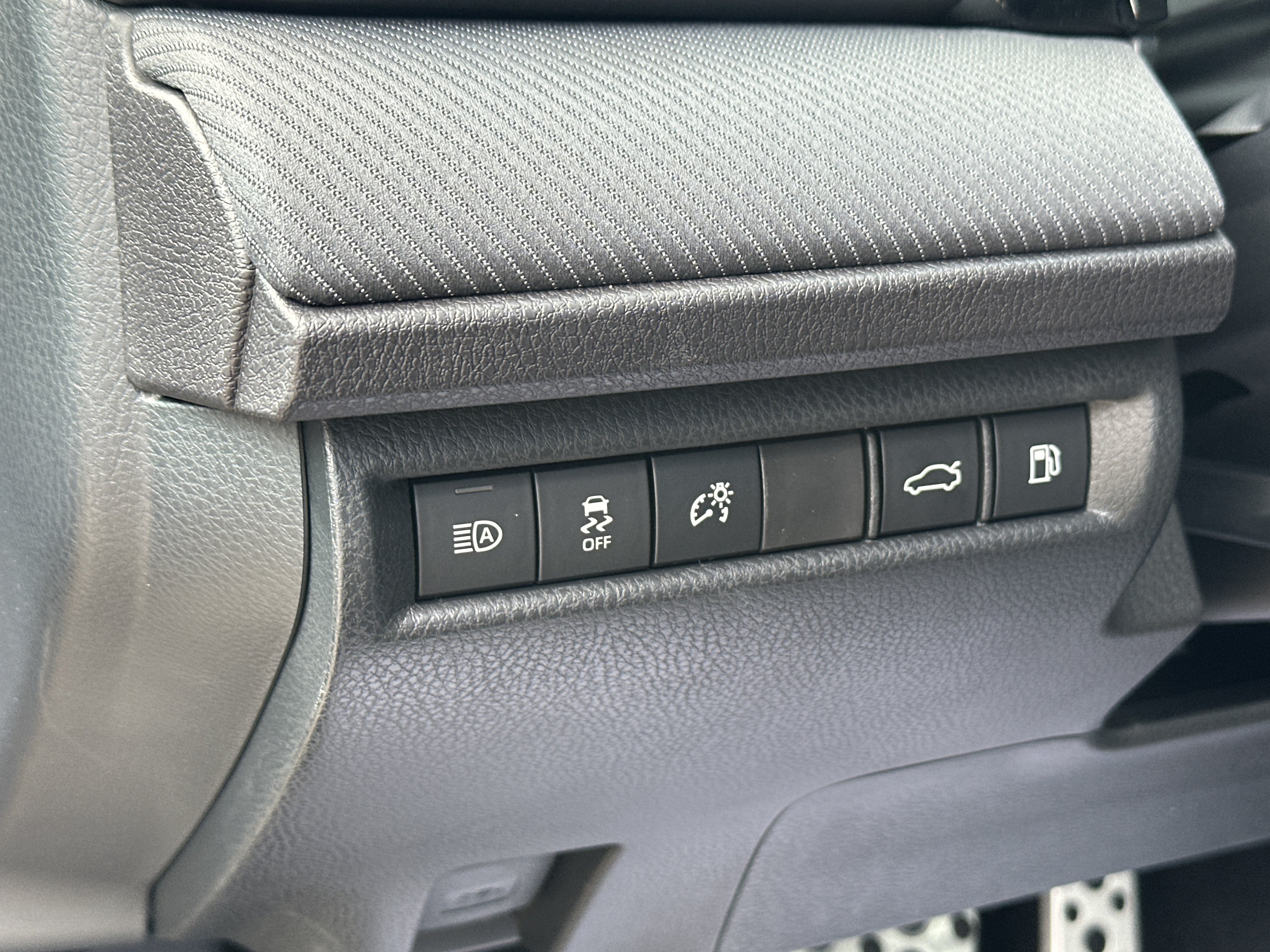 New 2026 Toyota Camry SE w/ Multimedia Upgrade Package FWD image 15