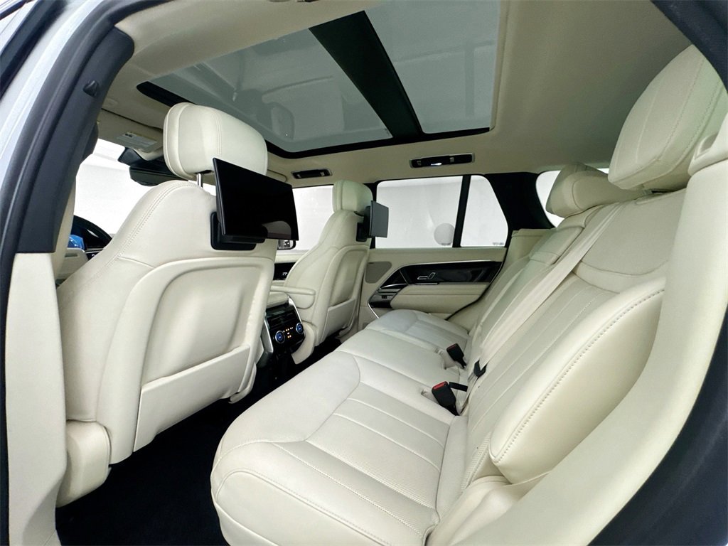 Certified 2023 Land Rover Range Rover SE image 24