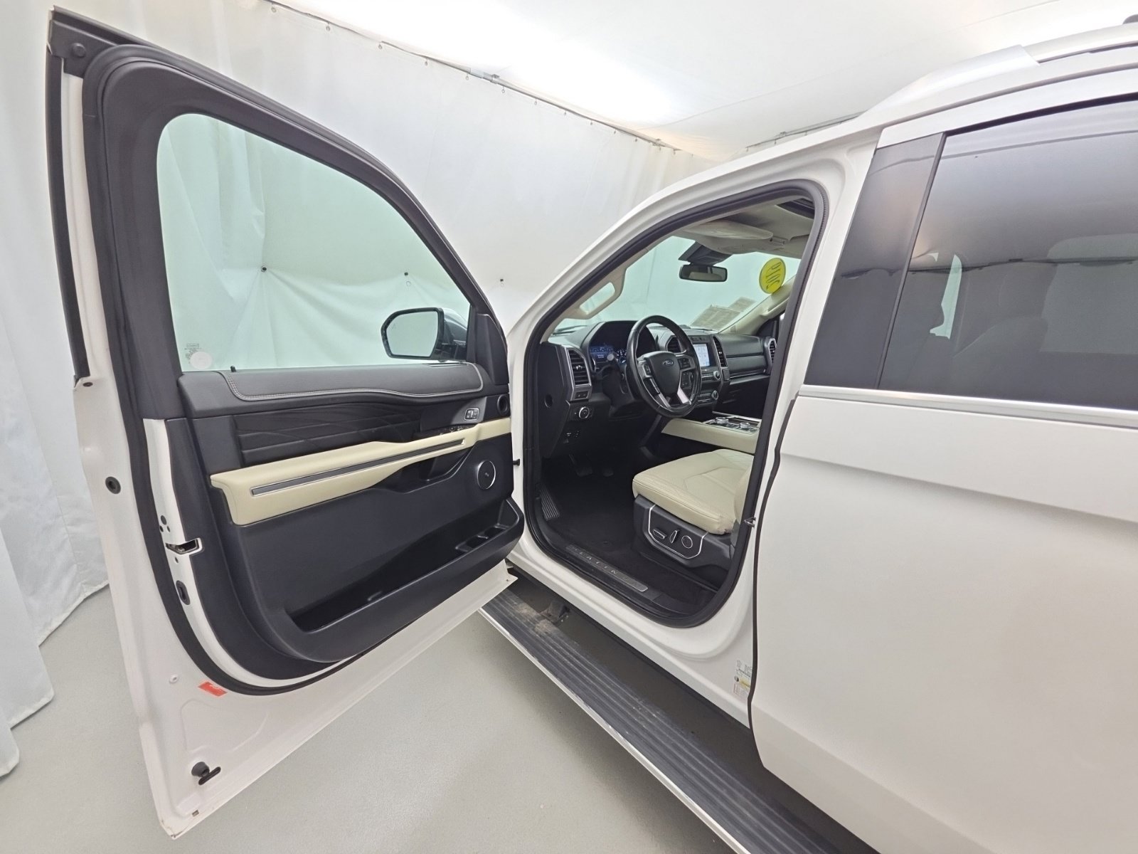 Used 2019 Ford Expedition Platinum AWD/4WD image 9