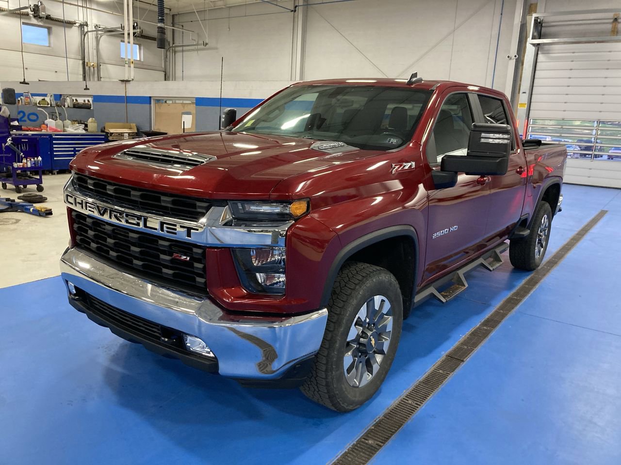Used 2022 Chevrolet Silverado 2500 LT w/ Convenience Package AWD/4WD image 3