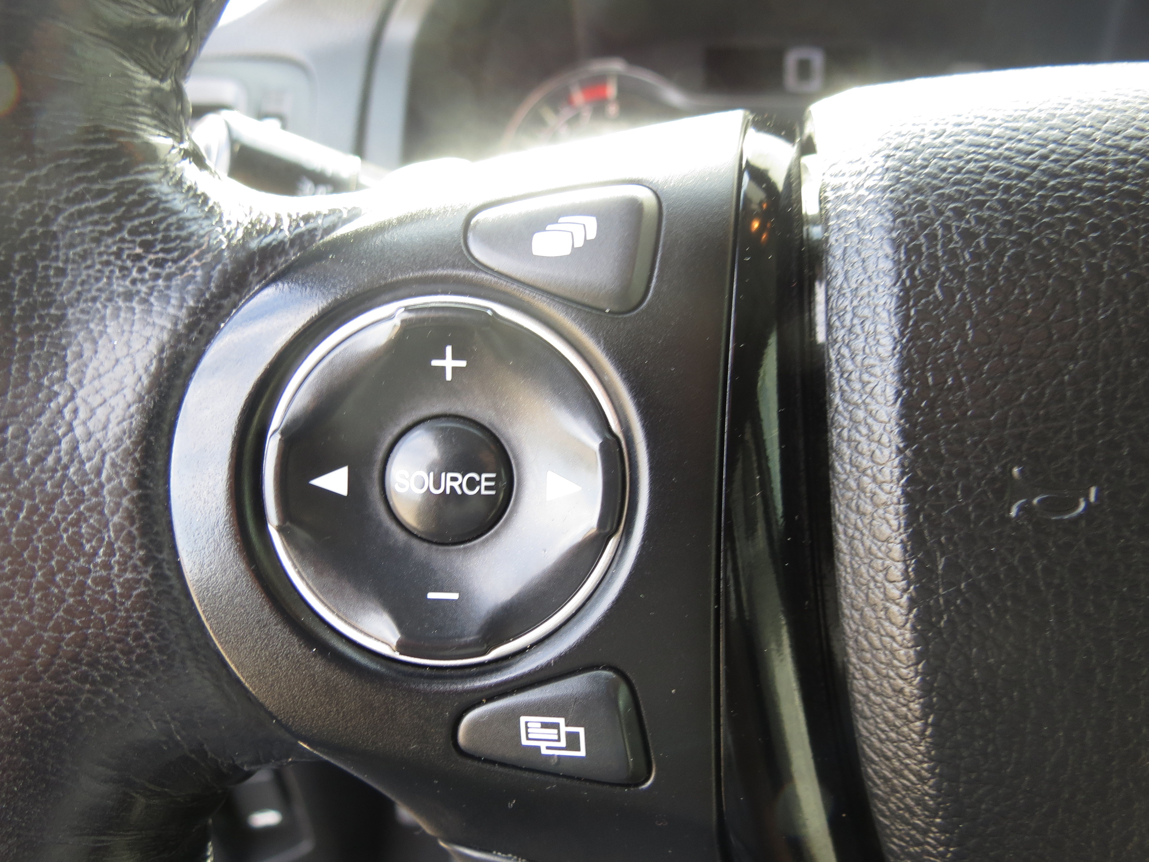 Used 2016 Honda Pilot Touring image 14