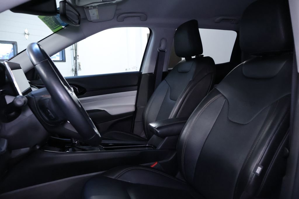 Used 2022 Jeep Compass Limited image 15