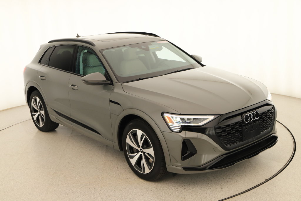 Certified 2024 Audi Q8 e-tron Premium Plus AWD/4WD image 35