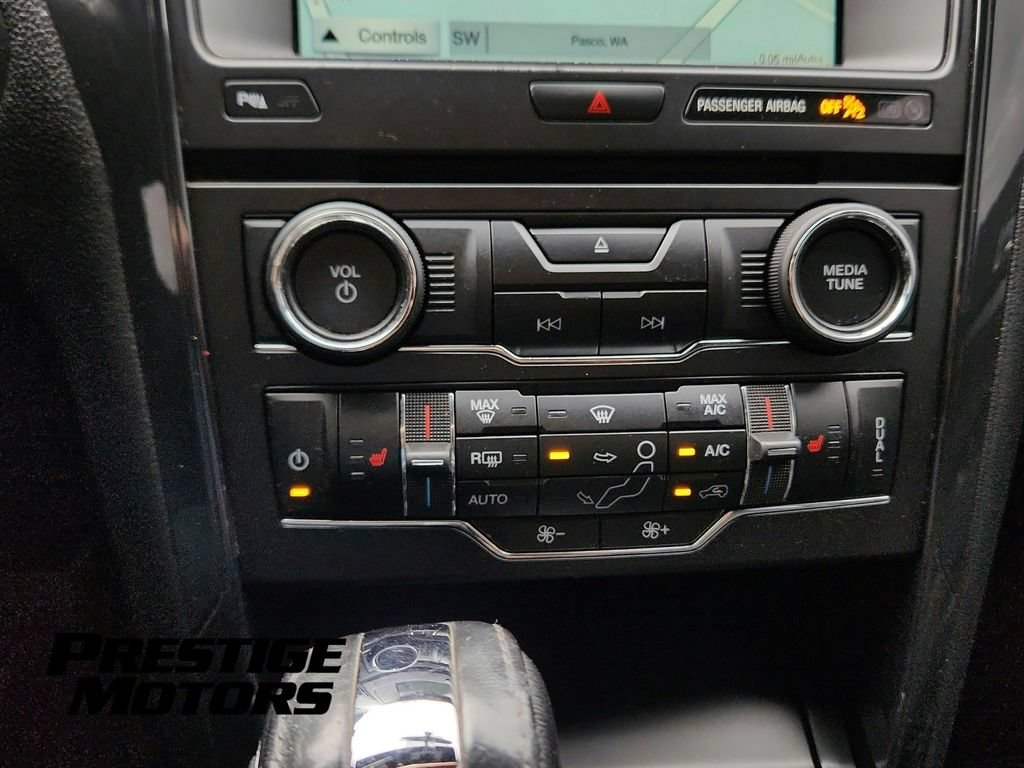 Used 2018 Ford Explorer XLT w/ Equipment Group 201A AWD/4WD image 13