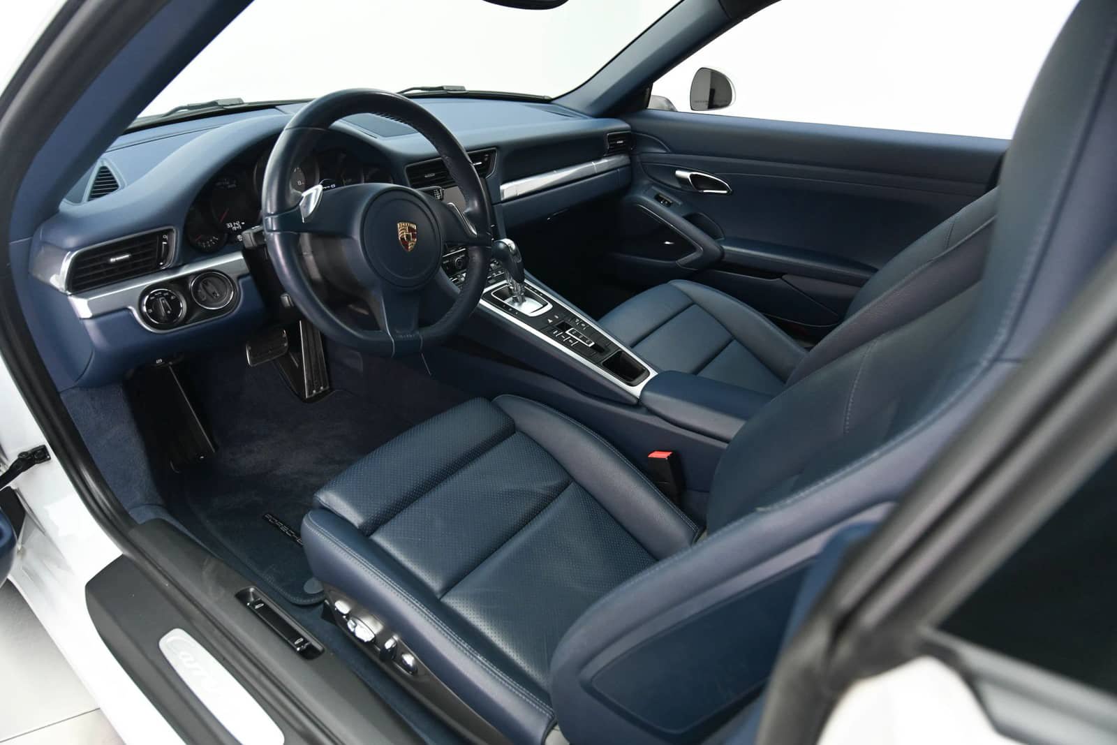 Used 2013 Porsche 911 Carrera 4S AWD/4WD image 17
