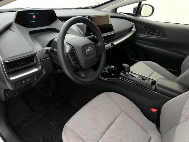 Used 2024 Toyota Prius LE AWD/4WD image 12