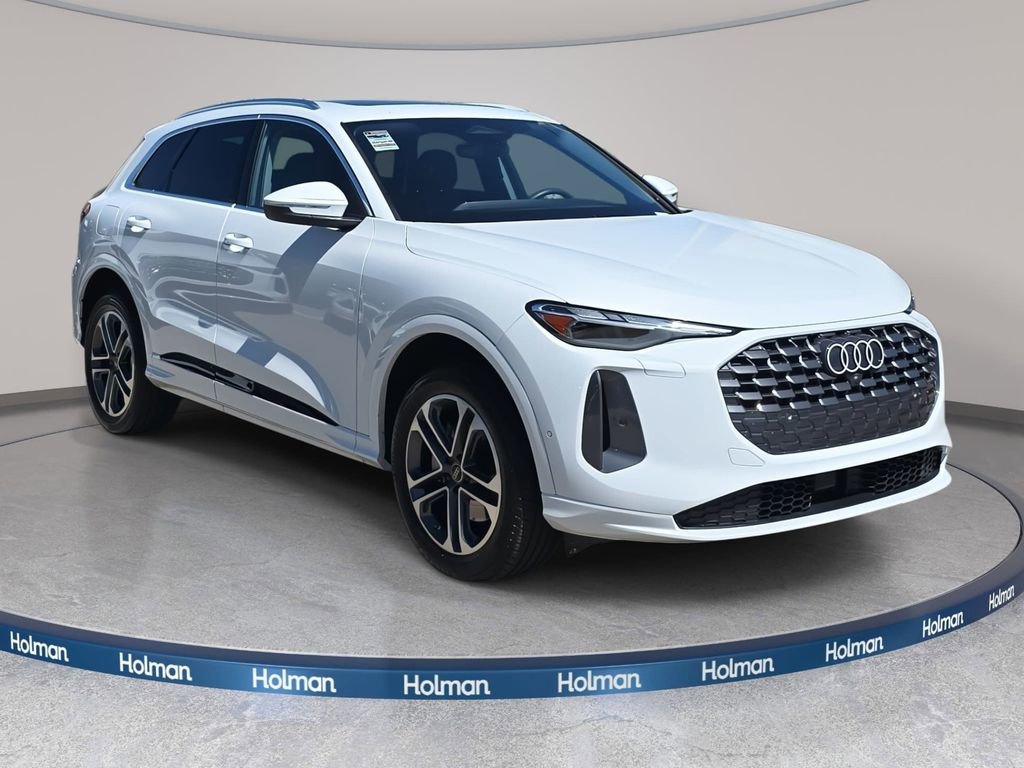 Certified 2025 Audi Q5 Premium w/ Convenience Package image 3