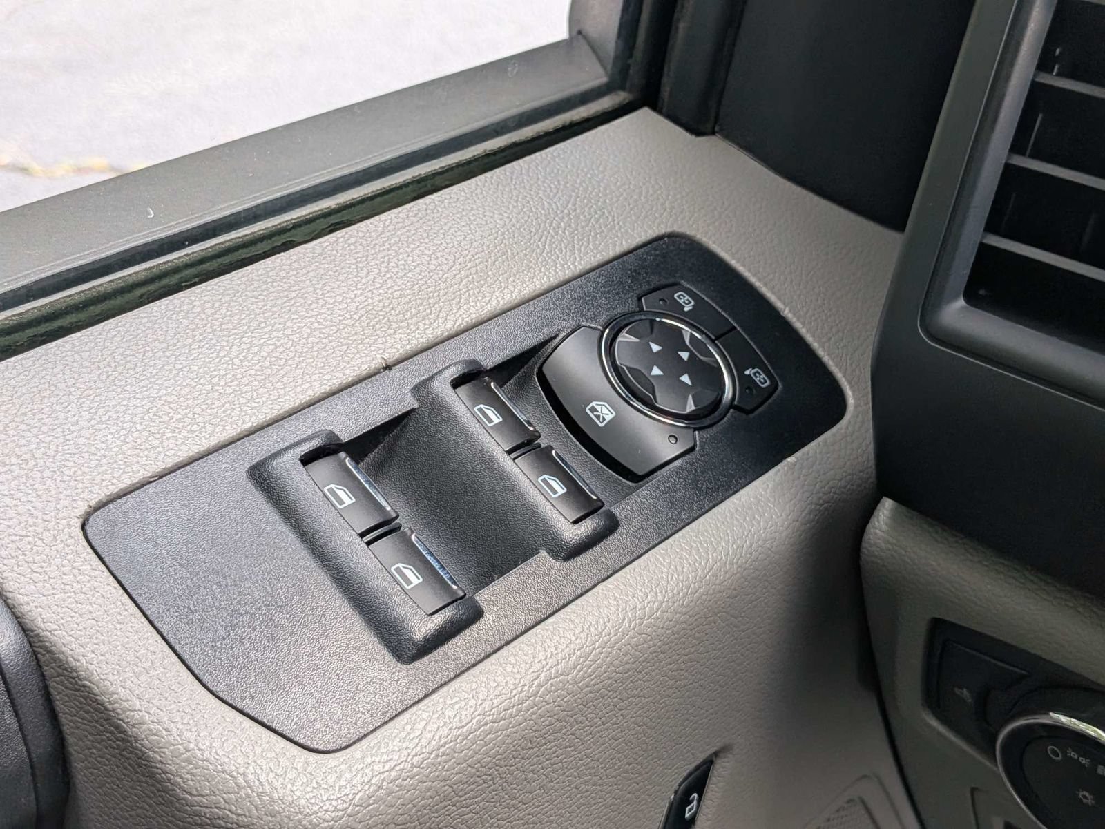 Used 2018 Ford F150 XL w/ Equipment Group 101A Mid AWD/4WD image 25
