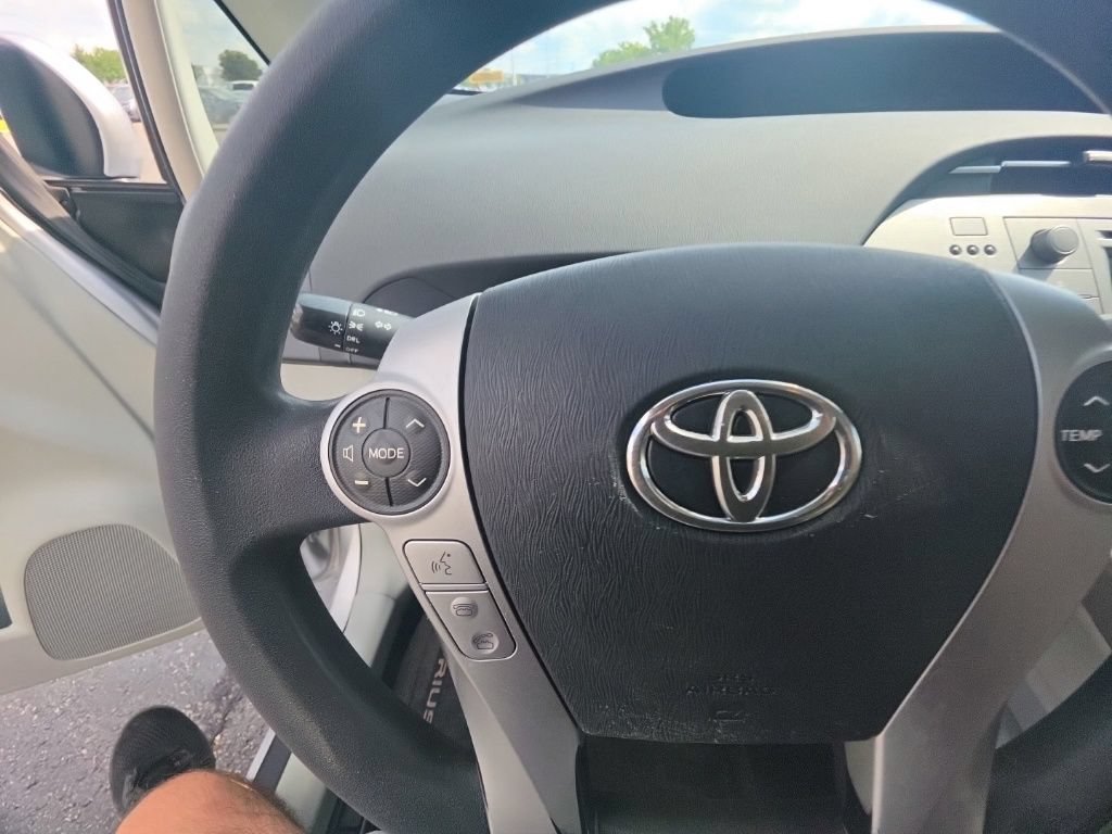 Used 2015 Toyota Prius Three FWD image 17