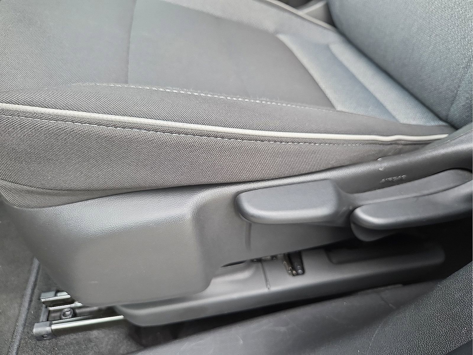 Used 2025 Chevrolet TrailBlazer LT AWD/4WD image 14