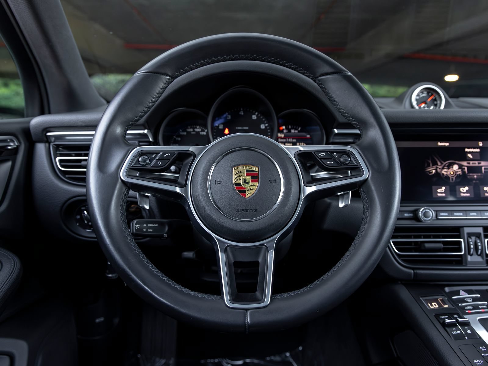 Certified 2021 Porsche Macan AWD/4WD image 28