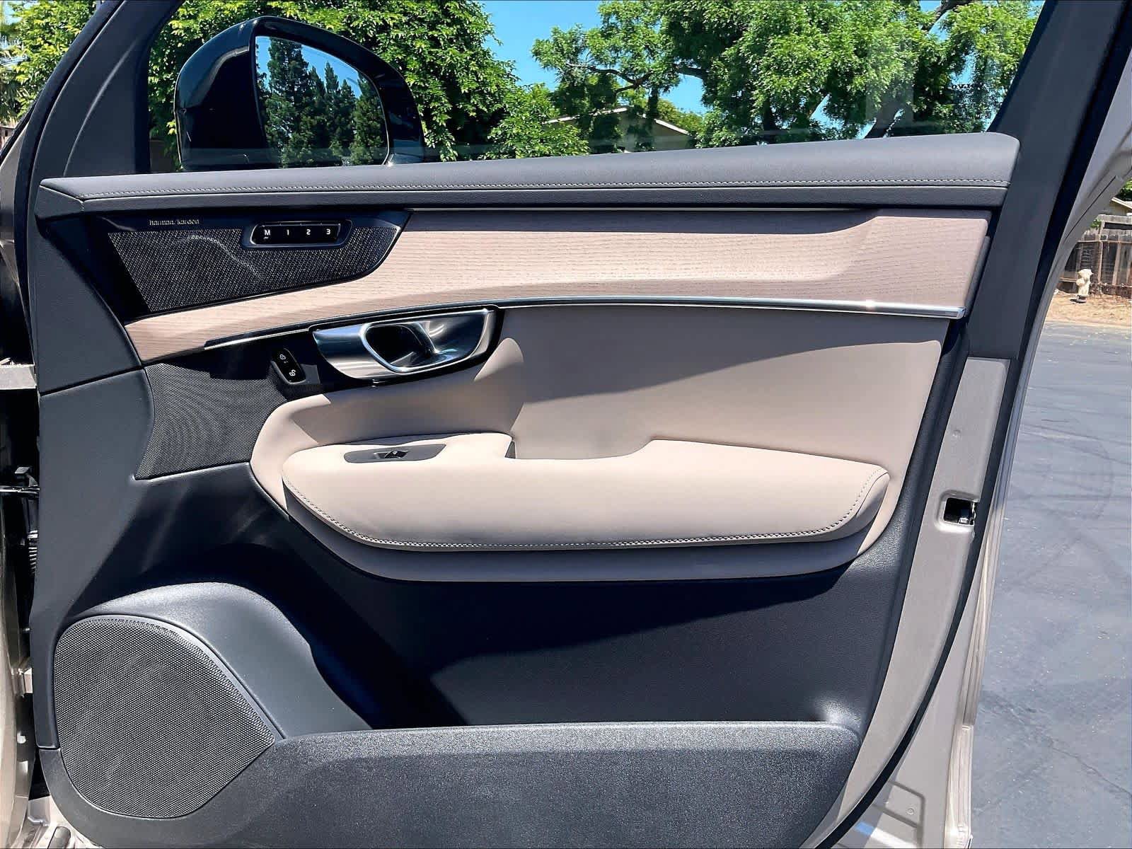 New 2026 Volvo XC90 B6 Ultra AWD/4WD image 31