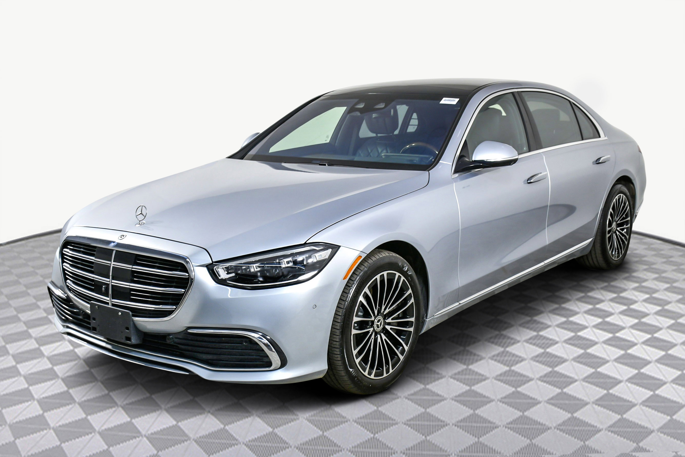 Used 2024 Mercedes-Benz S 580 4MATIC Sedan image 4