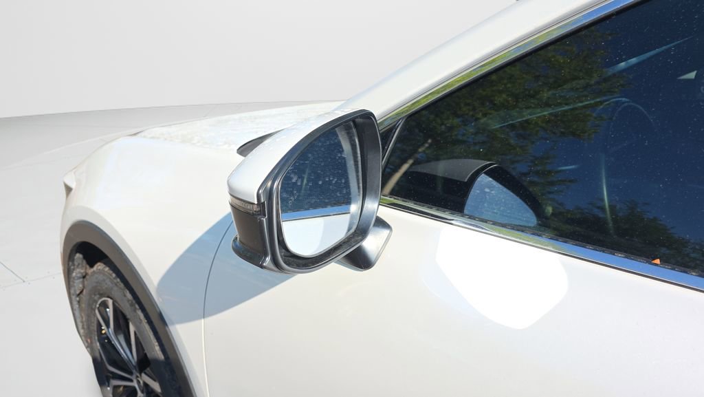 Used 2023 Toyota Crown XLE image 11