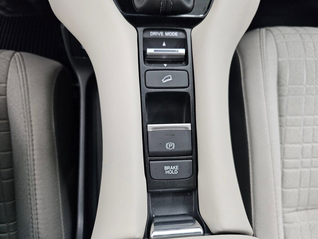 Certified 2025 Honda HR-V LX image 21