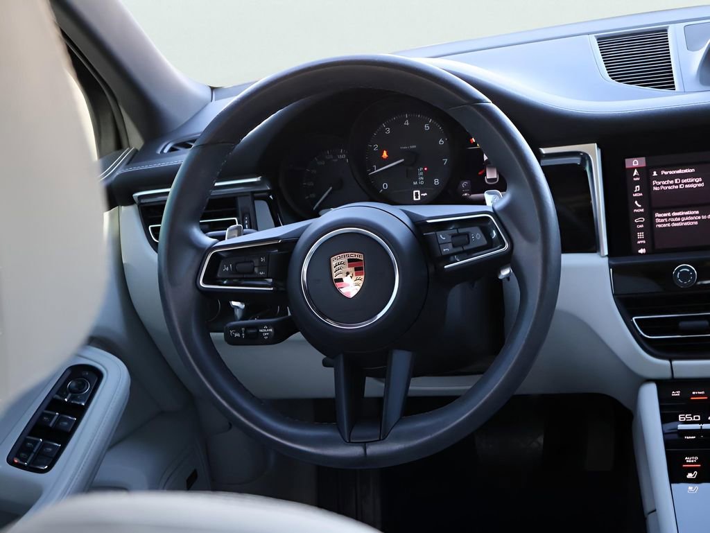 Certified 2024 Porsche Macan image 20