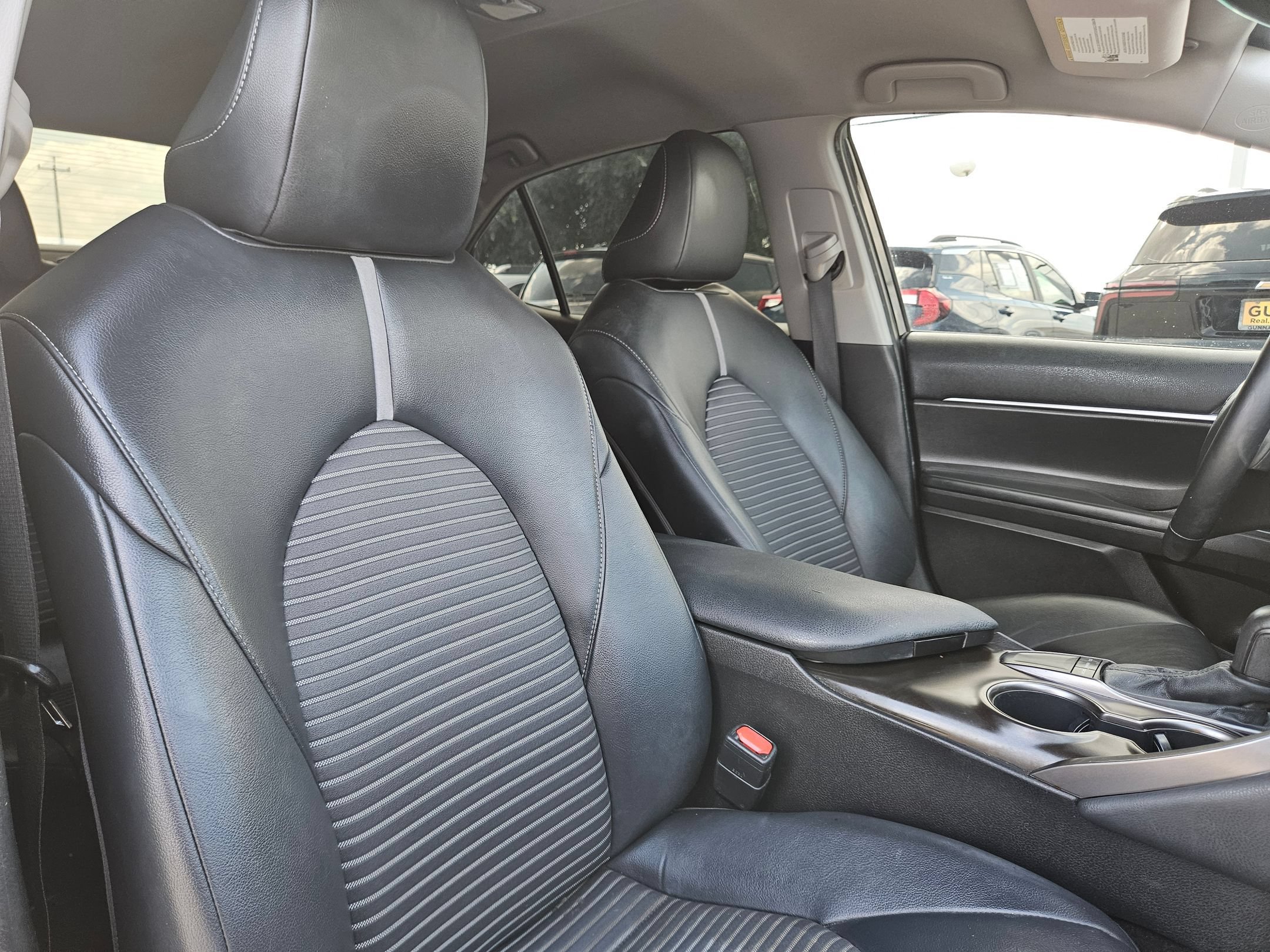 Used 2022 Toyota Camry SE FWD image 29