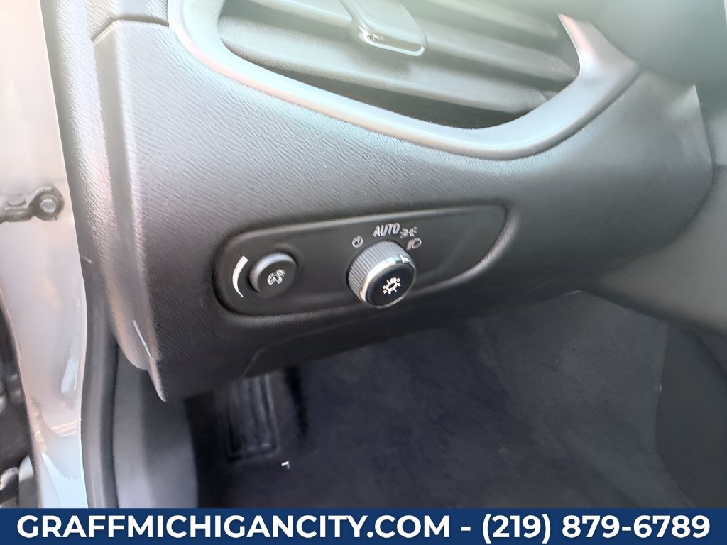 Used 2024 Chevrolet Malibu LT FWD image 12
