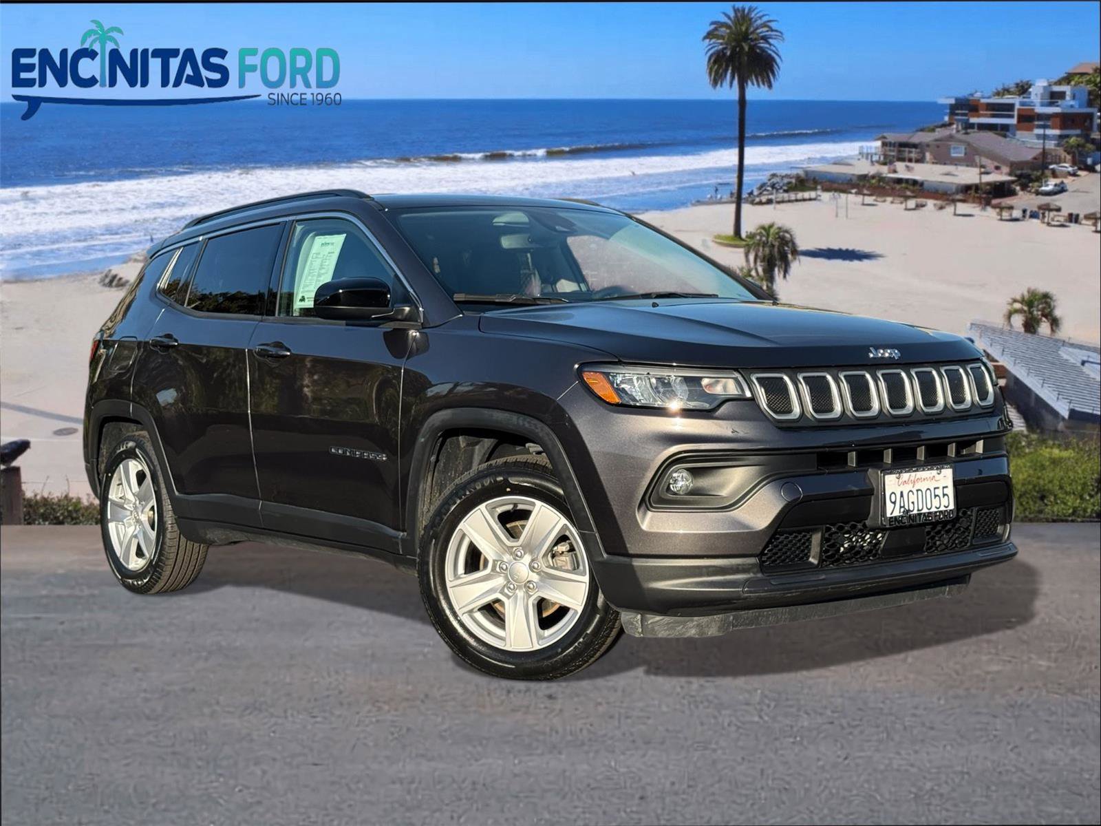 Used 2022 Jeep Compass Latitude image 1