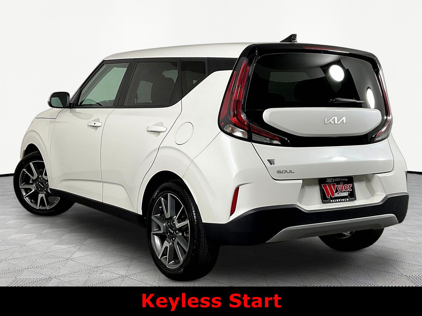Used 2024 Kia Soul EX w/ Option Group 015 FWD image 4