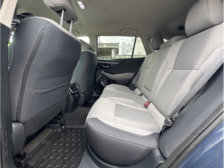 Used 2023 Subaru Outback Premium image 12